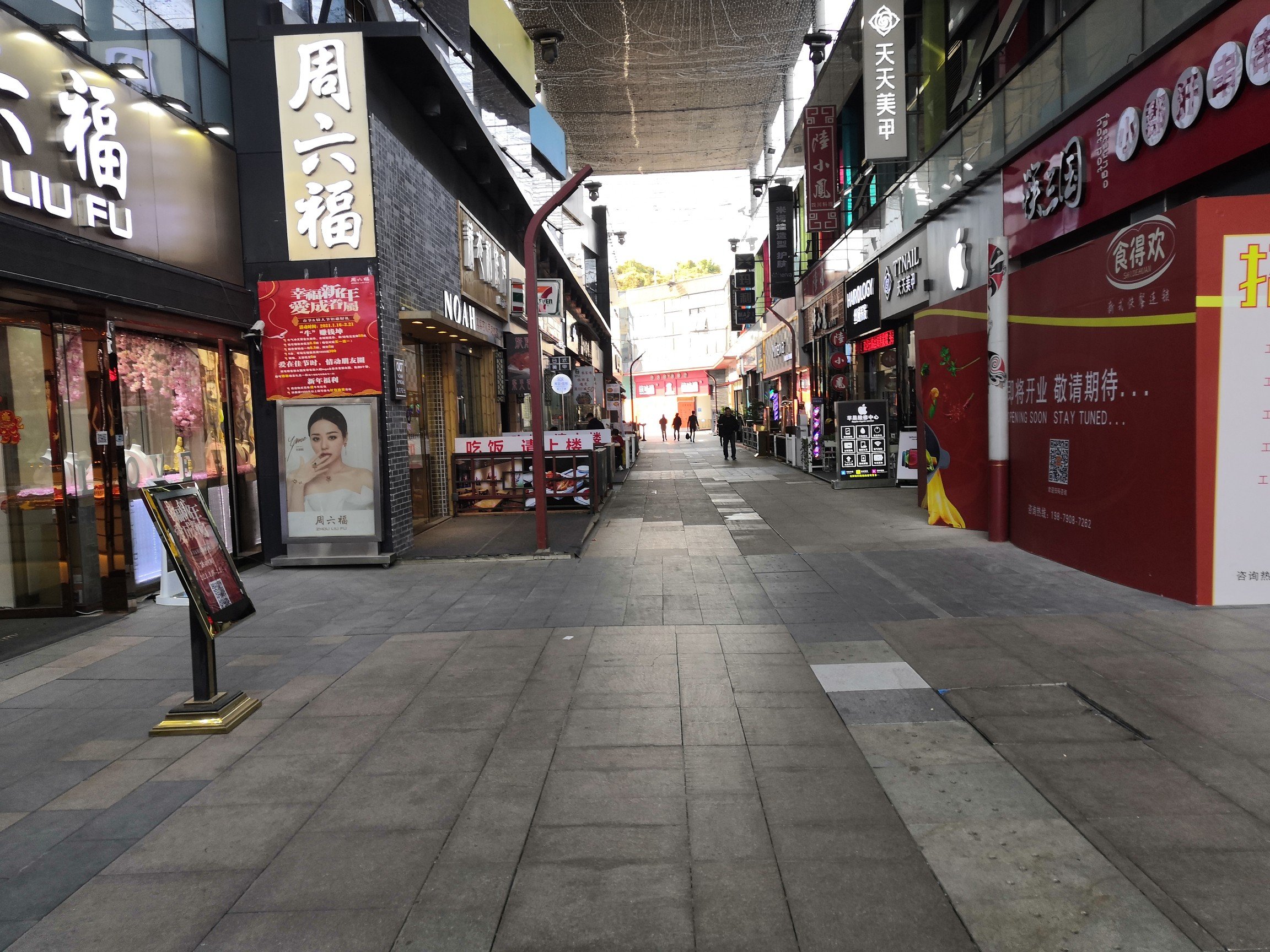 万达广场门可罗雀