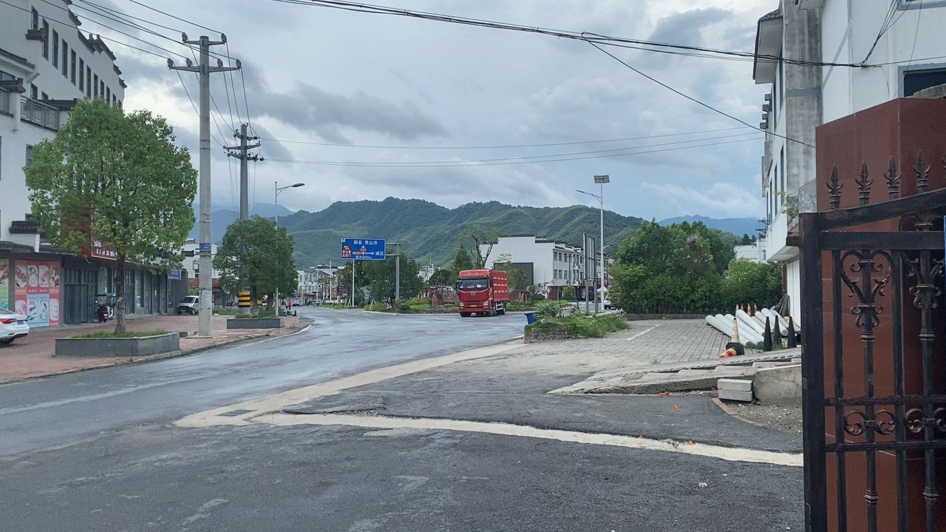 别人想办法走出大山 我想办法回到了大山2