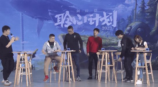 洪真赫OS：见面会结束了，等下一起鞠个躬。哎，都走了？那我先来吧……​1