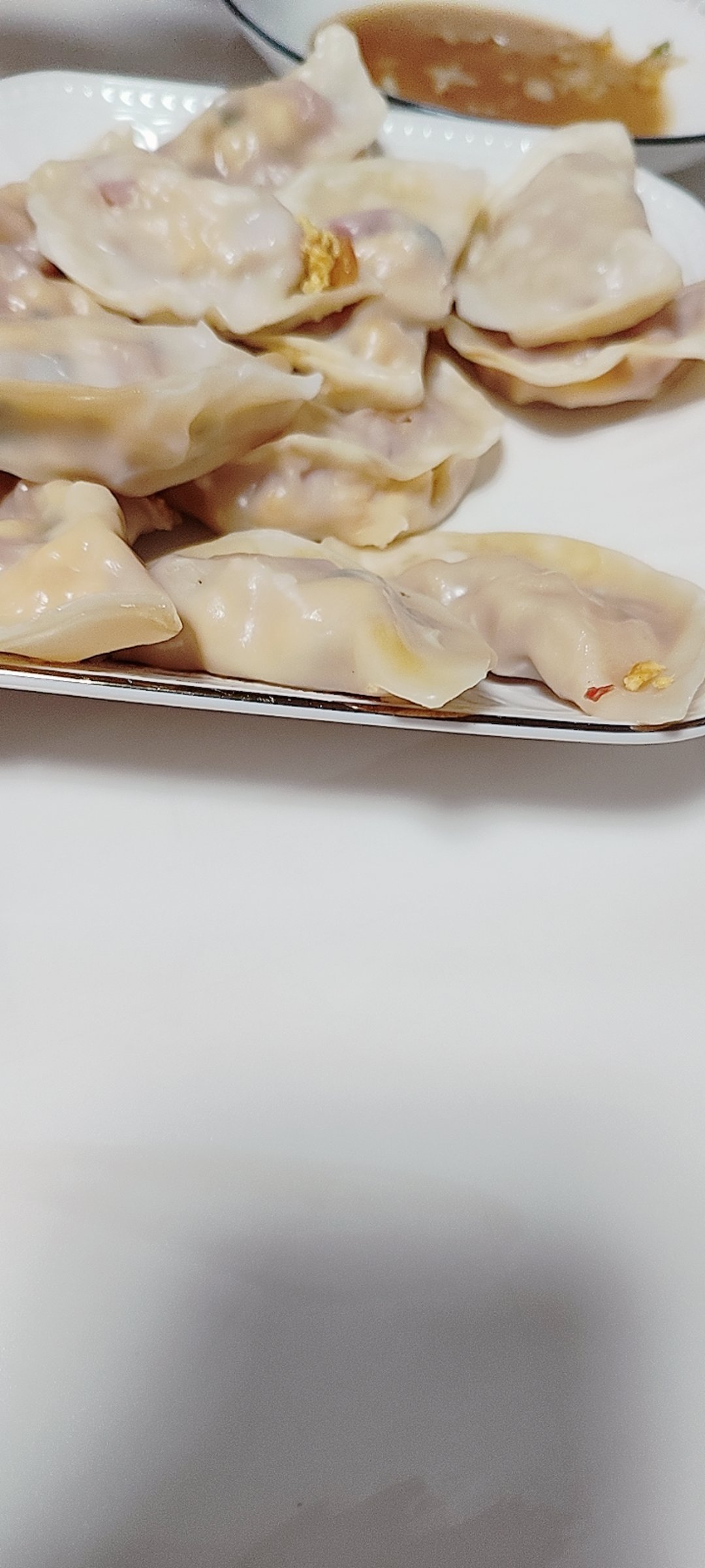 今天吃饭我妈端出西红柿炒蛋馅的饺子1