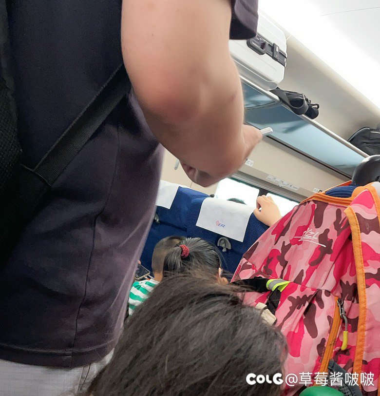 这强烈的对比……网络离谱真的碰到了1