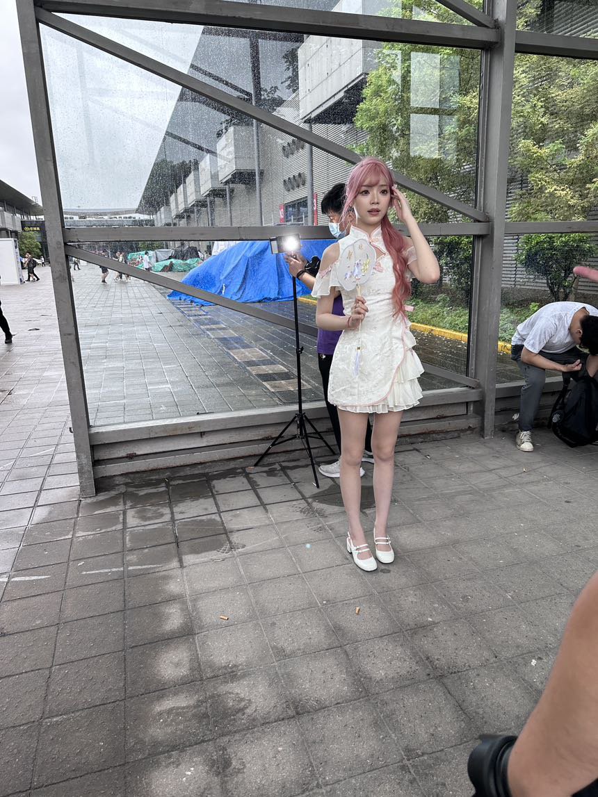 又是下雨天，我从cj湿身回来了.jpg4