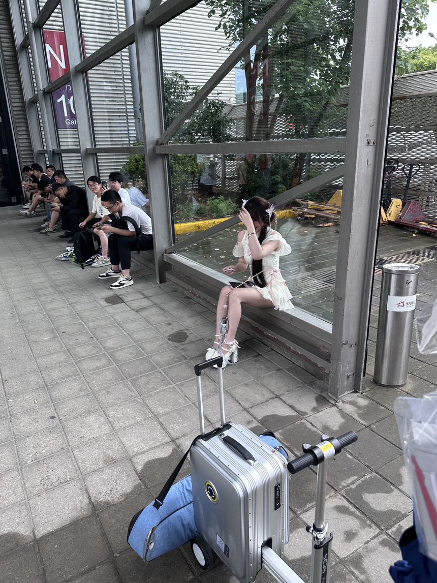 又是下雨天，我从cj湿身回来了.jpg5