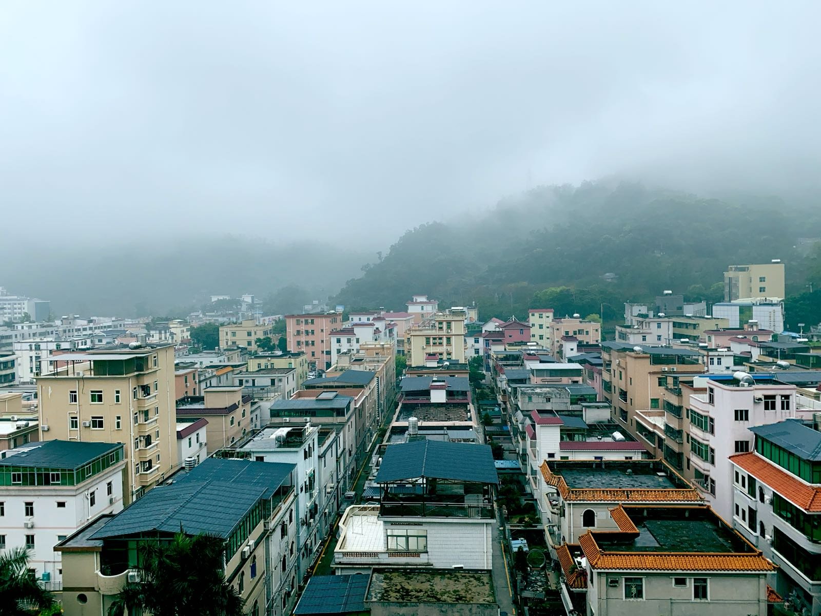 说到农村，手机里正好有几张老家的照片，坐标广西5