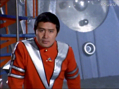 看着我的勋章，心痛2