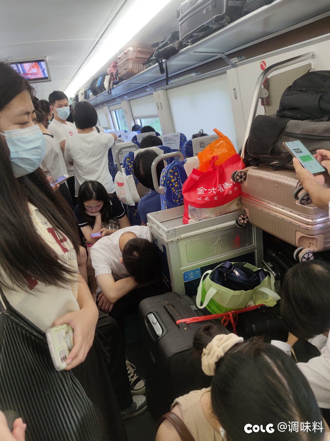 真尼玛恶心，列车座位被人占了1