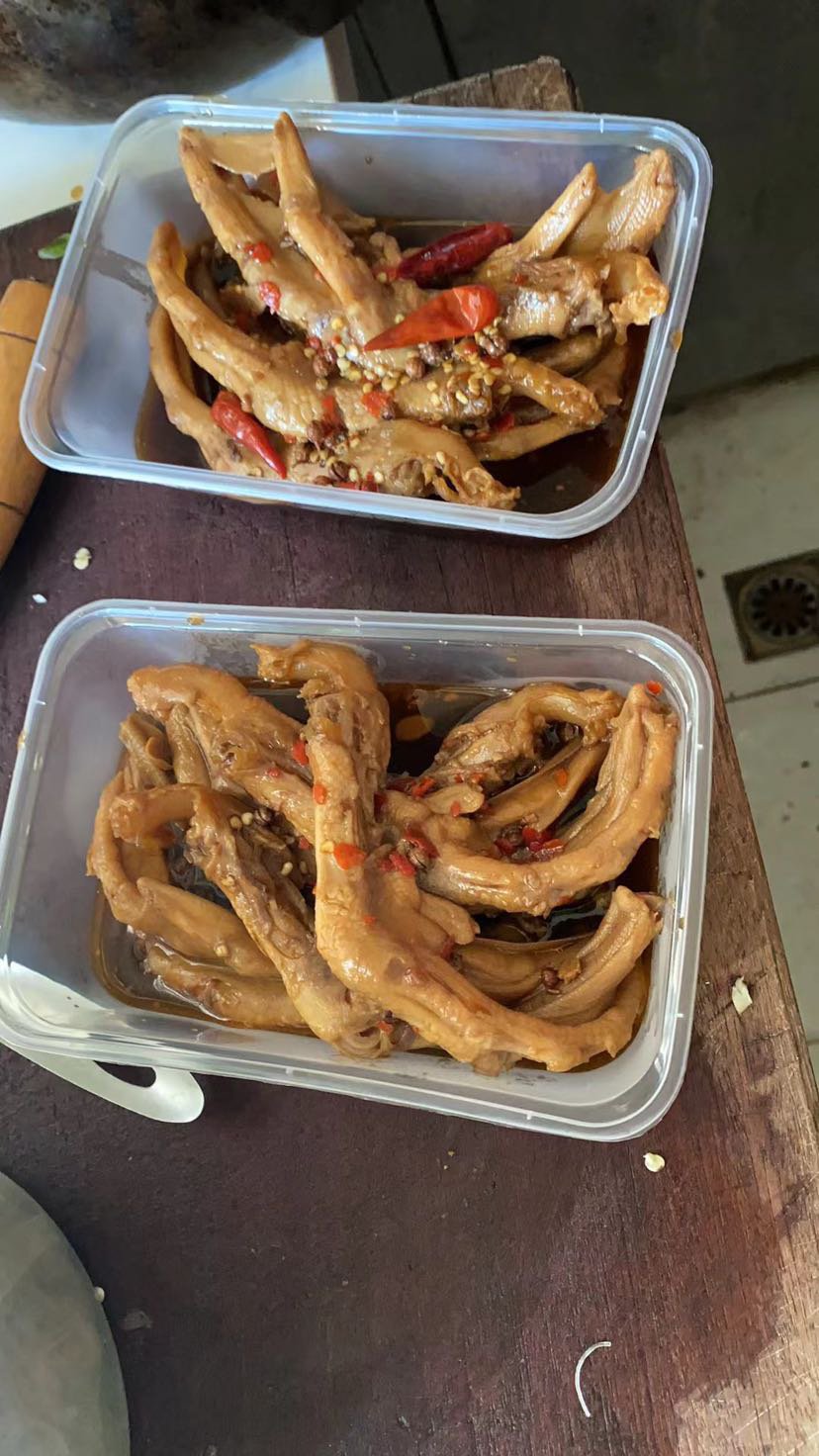找对象去咯，带点家里自己卤的鸭头鸭掌2