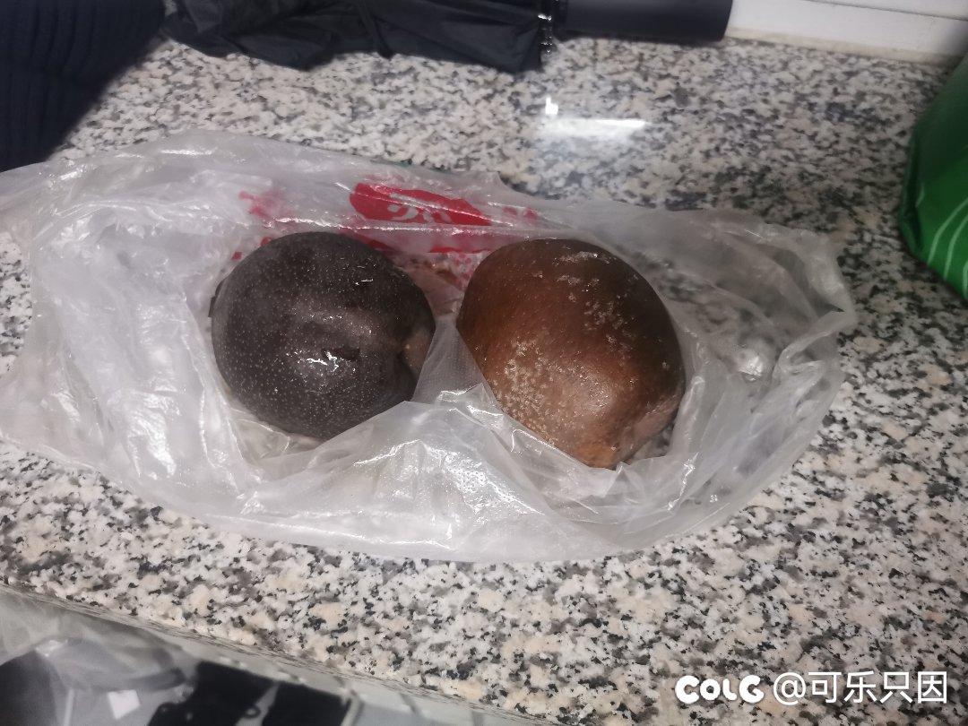 冻梨，窗外温度还是不够，没有冻的邦邦硬1