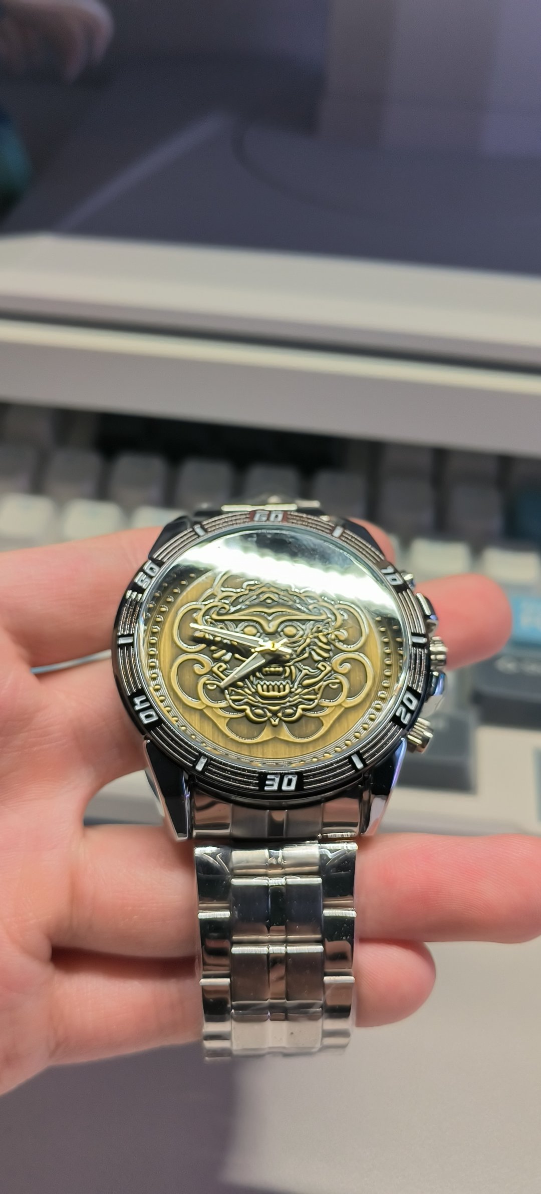 年度报告中的手表到惹3