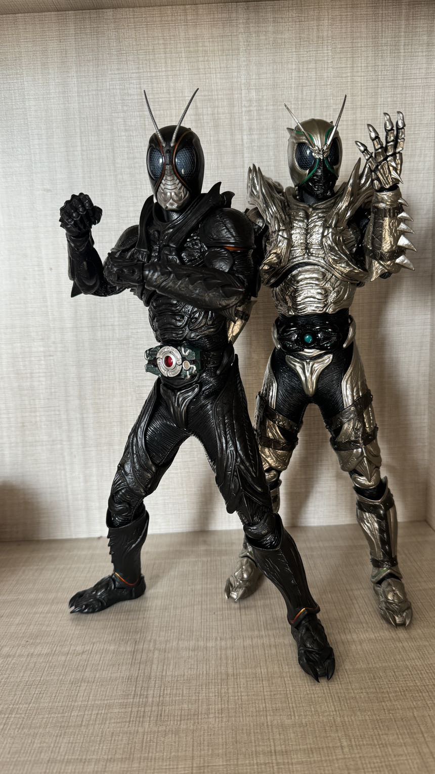 【模型水】HOT TOYS假面骑士黑日&影月渣掰版1