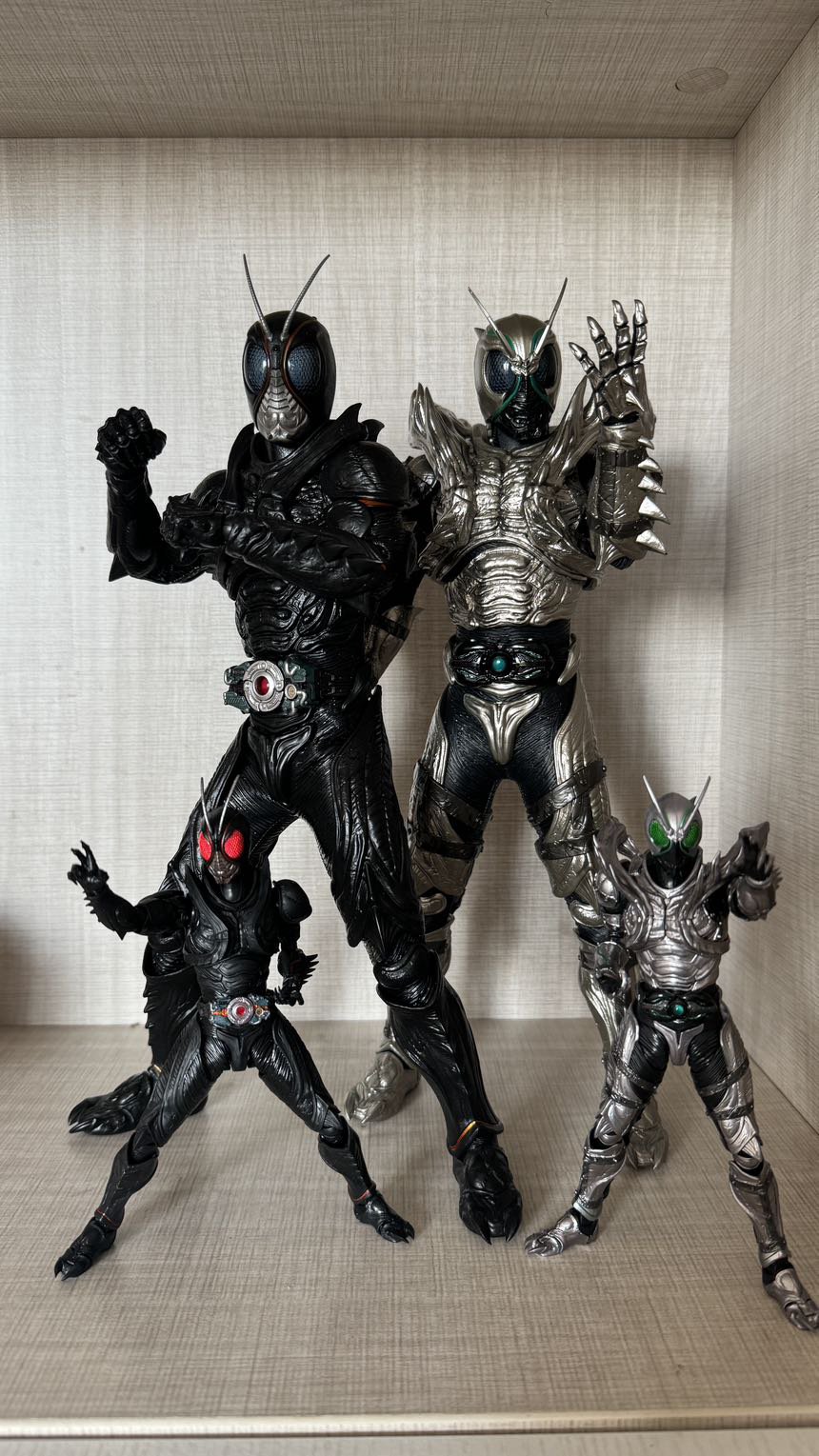 【模型水】HOT TOYS假面骑士黑日&影月渣掰版2