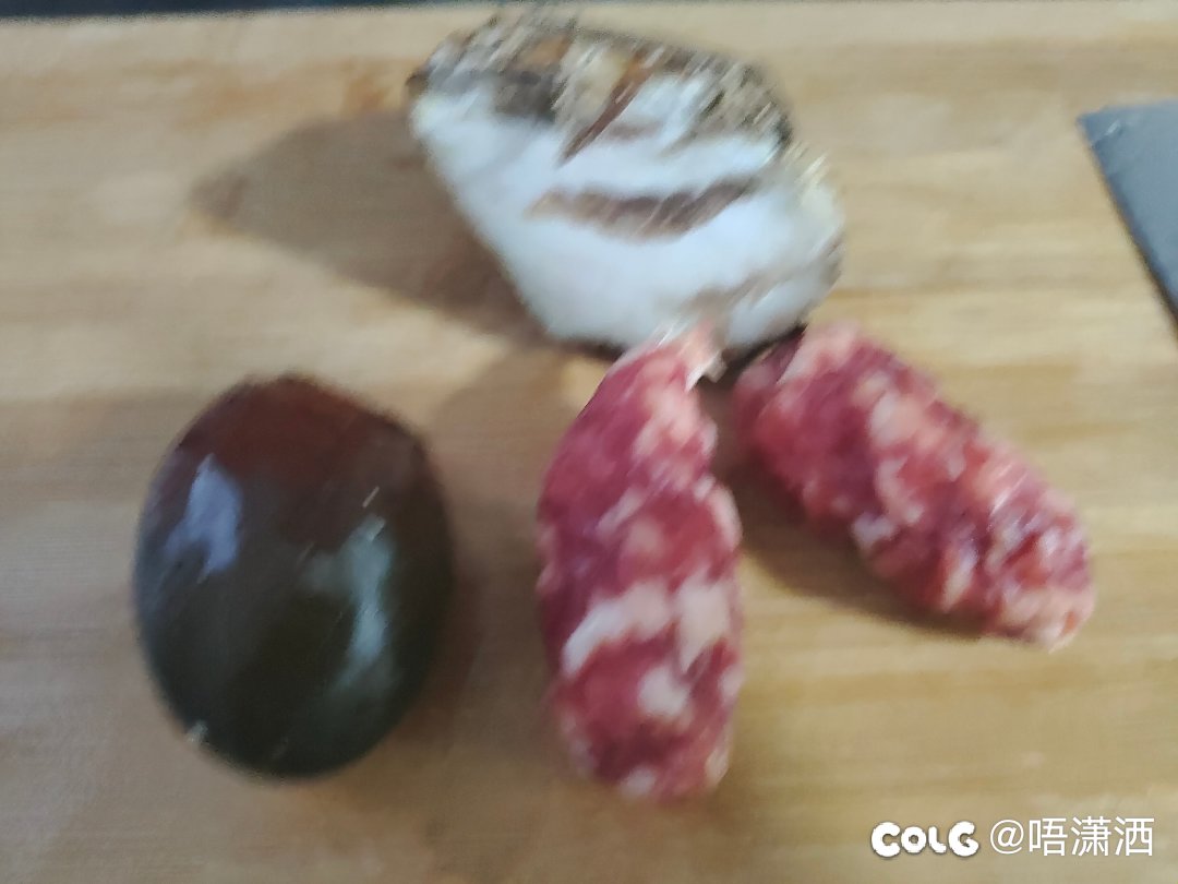变🐖记：腊八节我没买腊八粥材料，煮个腊味粥很合理吧1