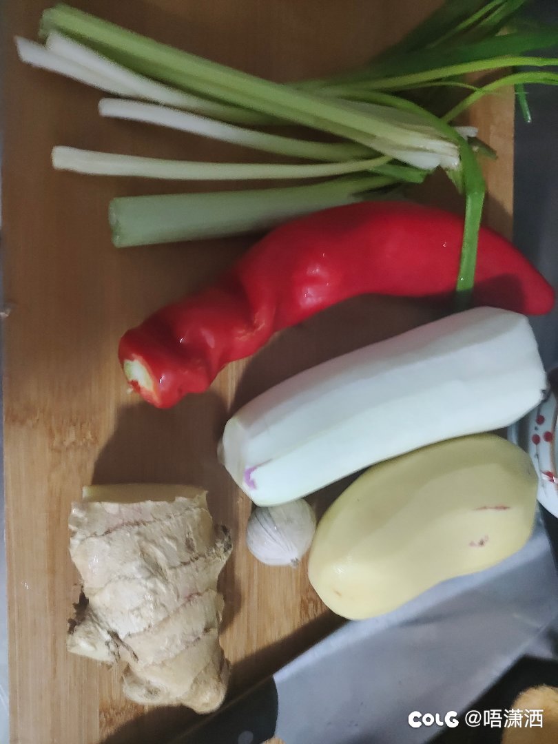 变🐖记：腊八节我没买腊八粥材料，煮个腊味粥很合理吧2
