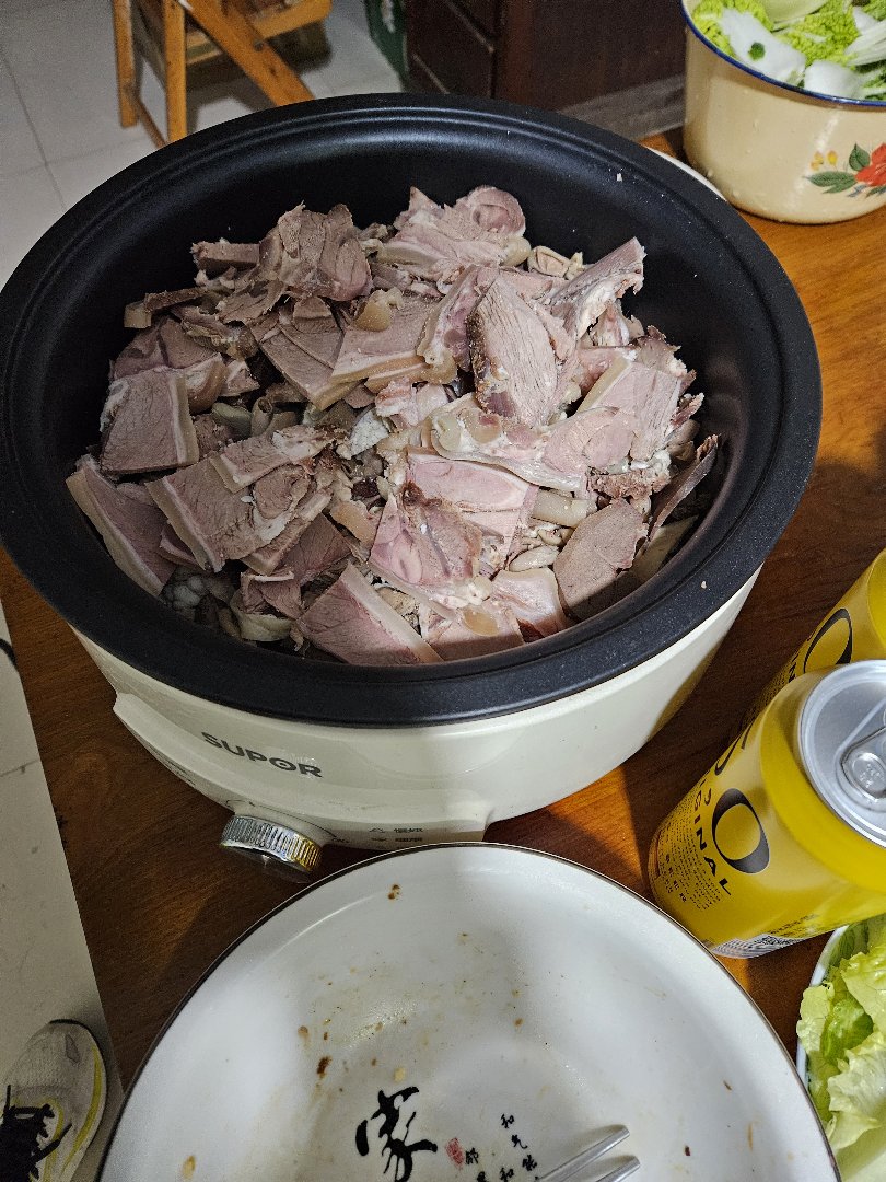 随便吃点，再搞点宵夜留着发布会吃2