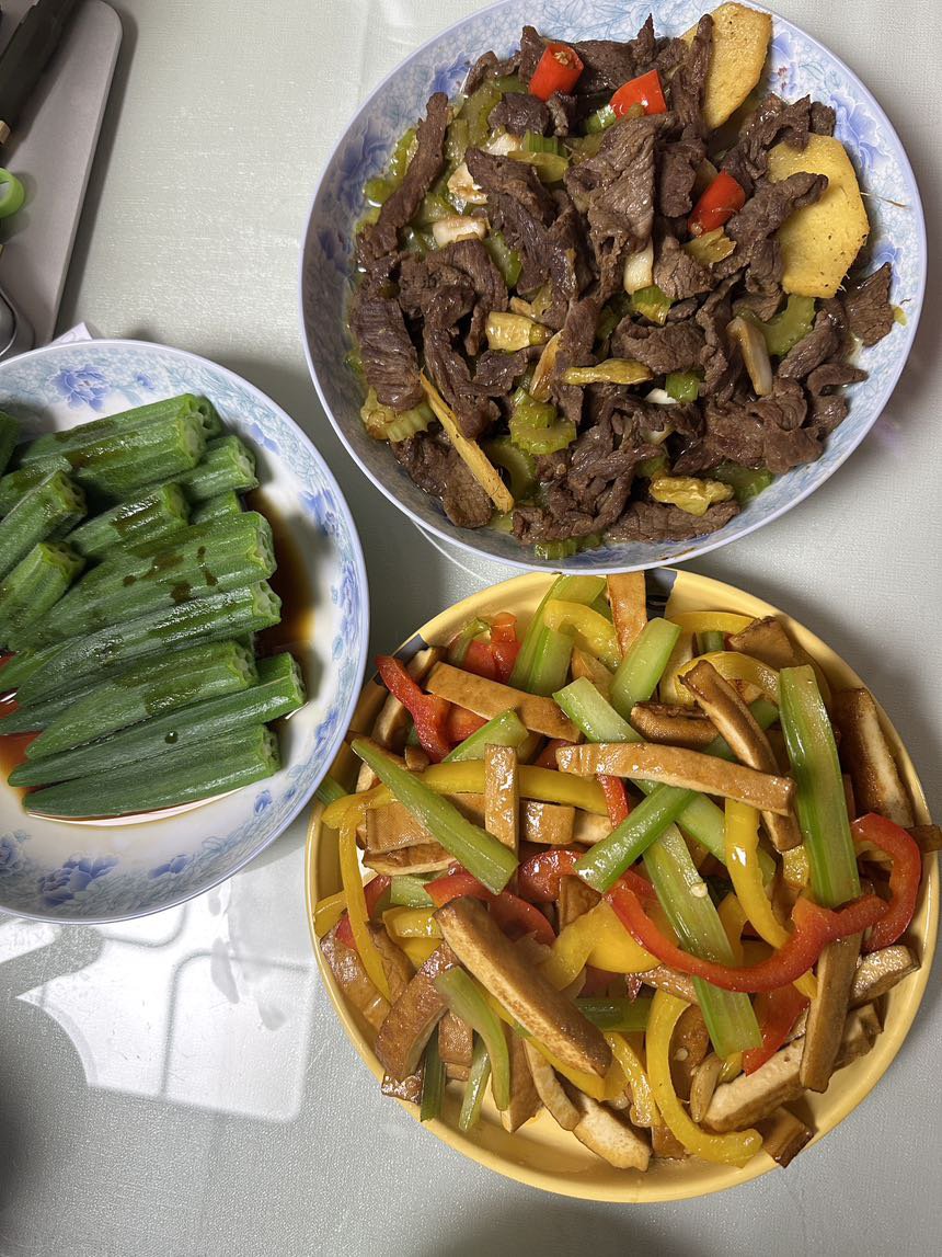 在家烧饭半个月了。。。1