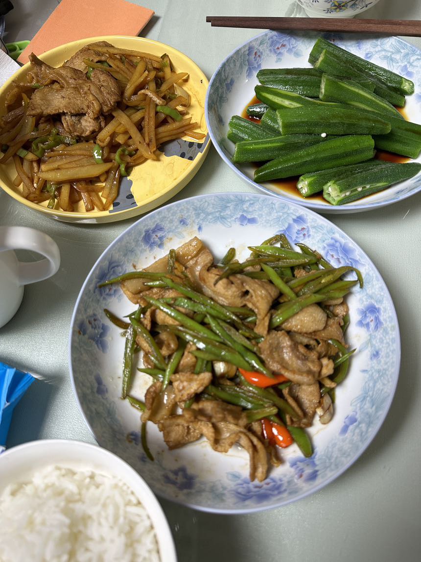 在家烧饭半个月了。。。11