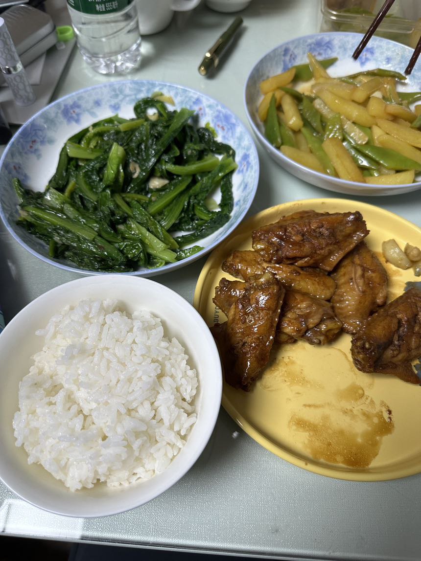 在家烧饭半个月了。。。12