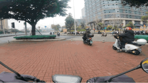湿滑路面捏死前刹1