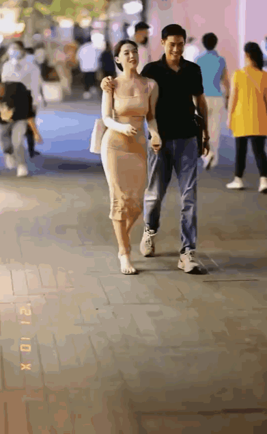 最近眼皮上得了湿疹，眉毛里面多了几个红豆1