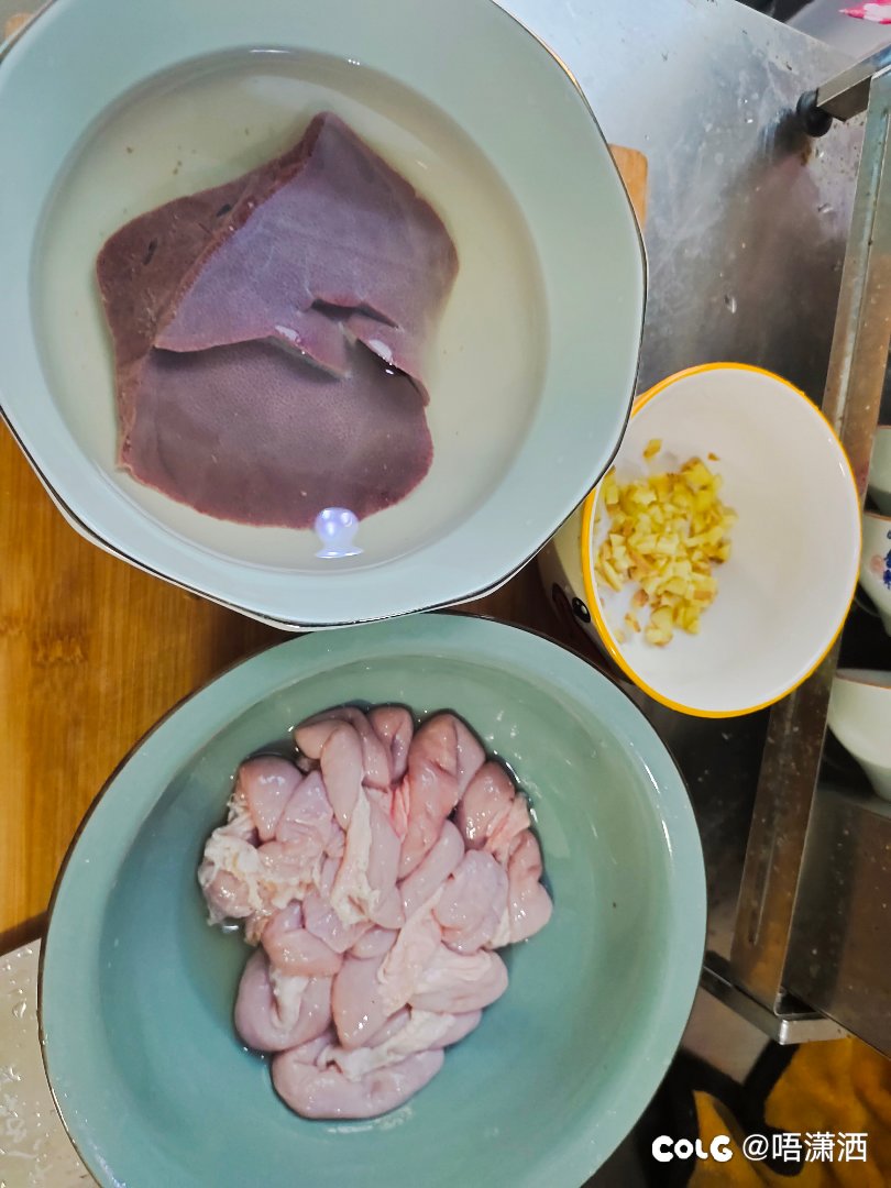 变🐖记：昨天被蚊子吸一晚上血，今天补补。1