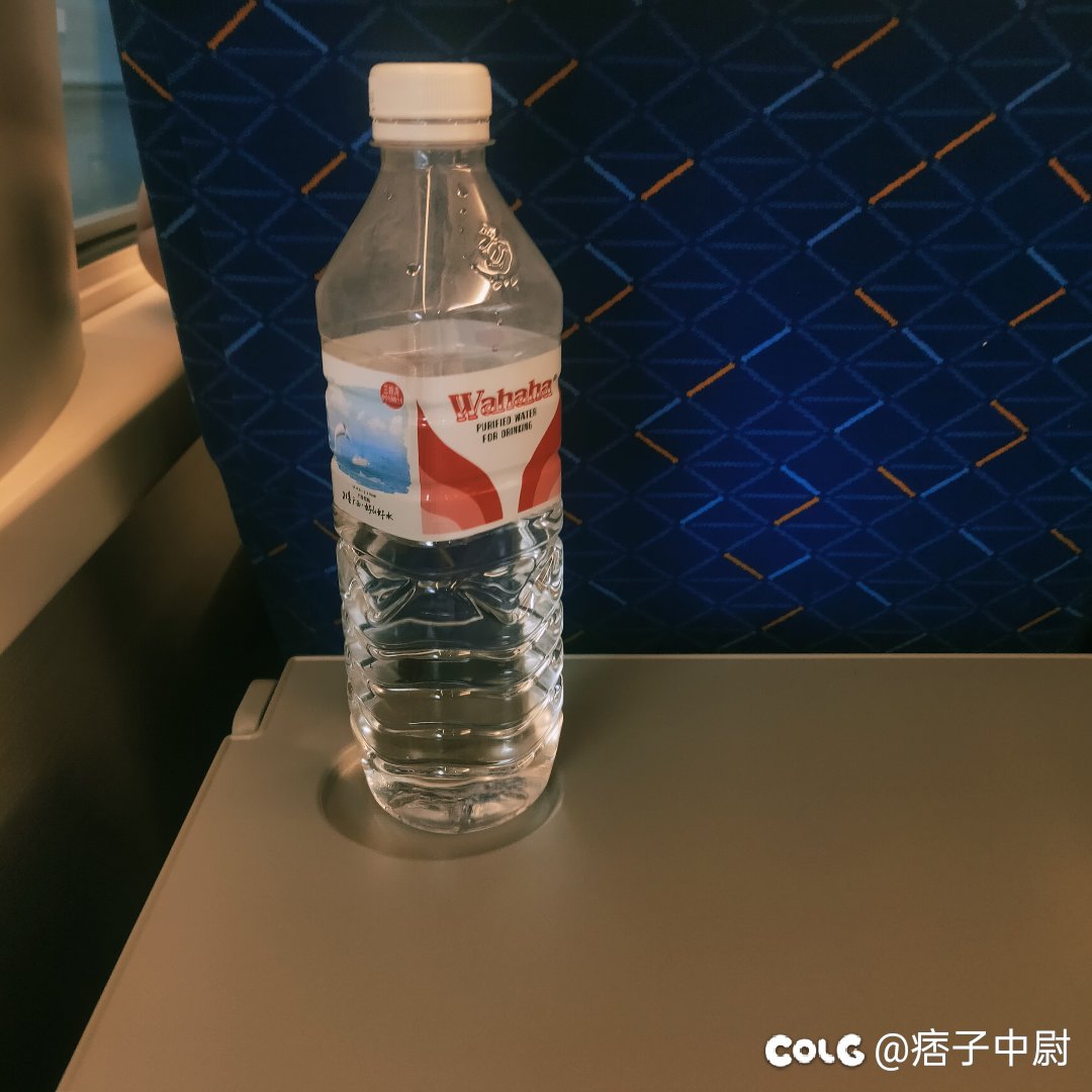 人在高铁差点笑出声了1