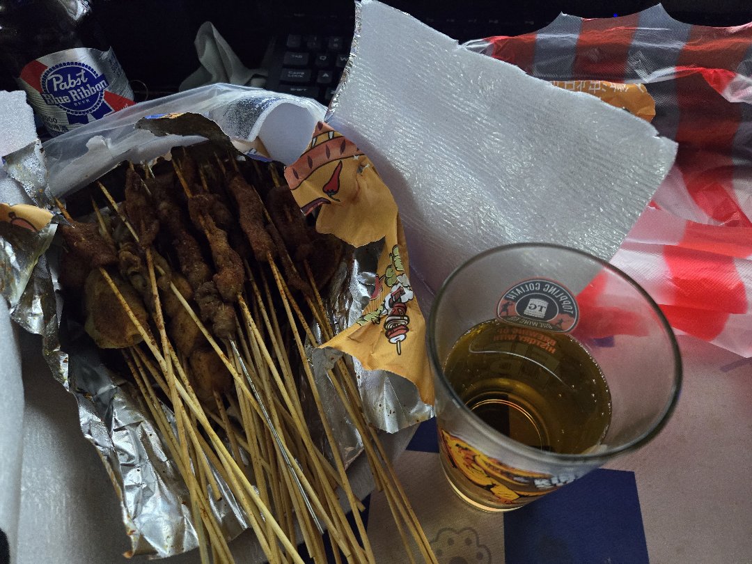 楼下自来水厂家属院这家烧烤店有意思1