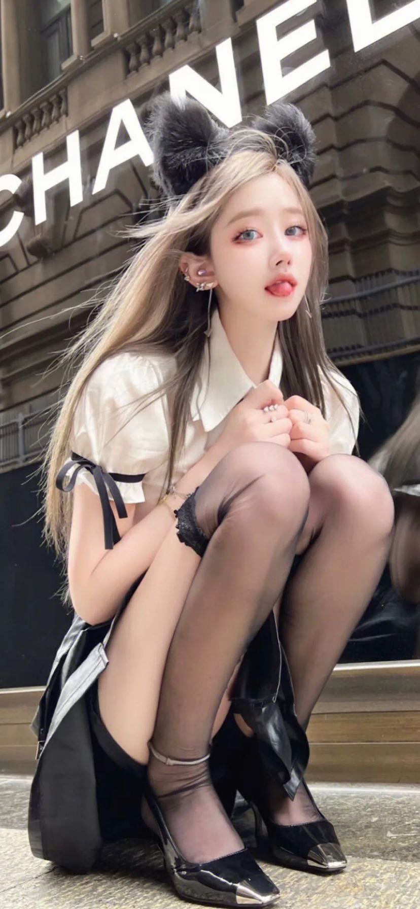 跨五招一个白天开团的团长1