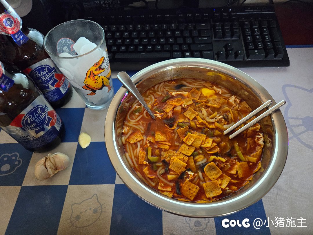 花费巨资买了个新的饭盆，这下装的更多了1