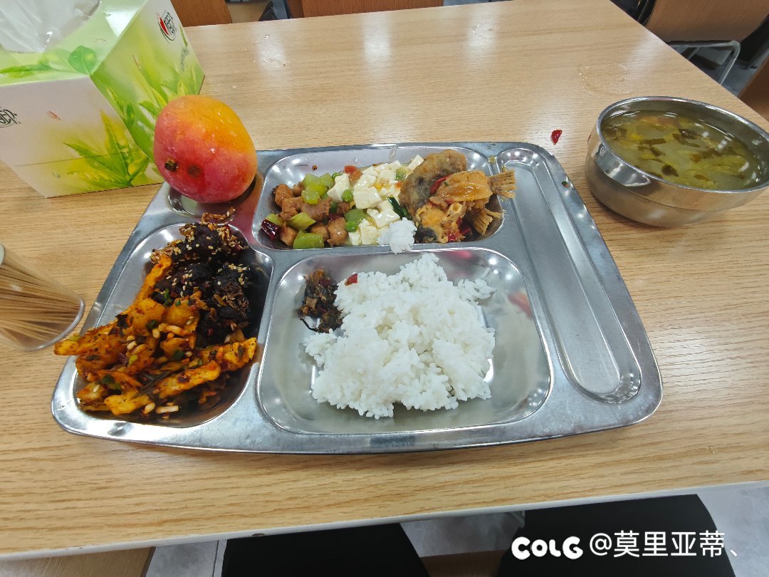 中午公司食堂随便吃点1