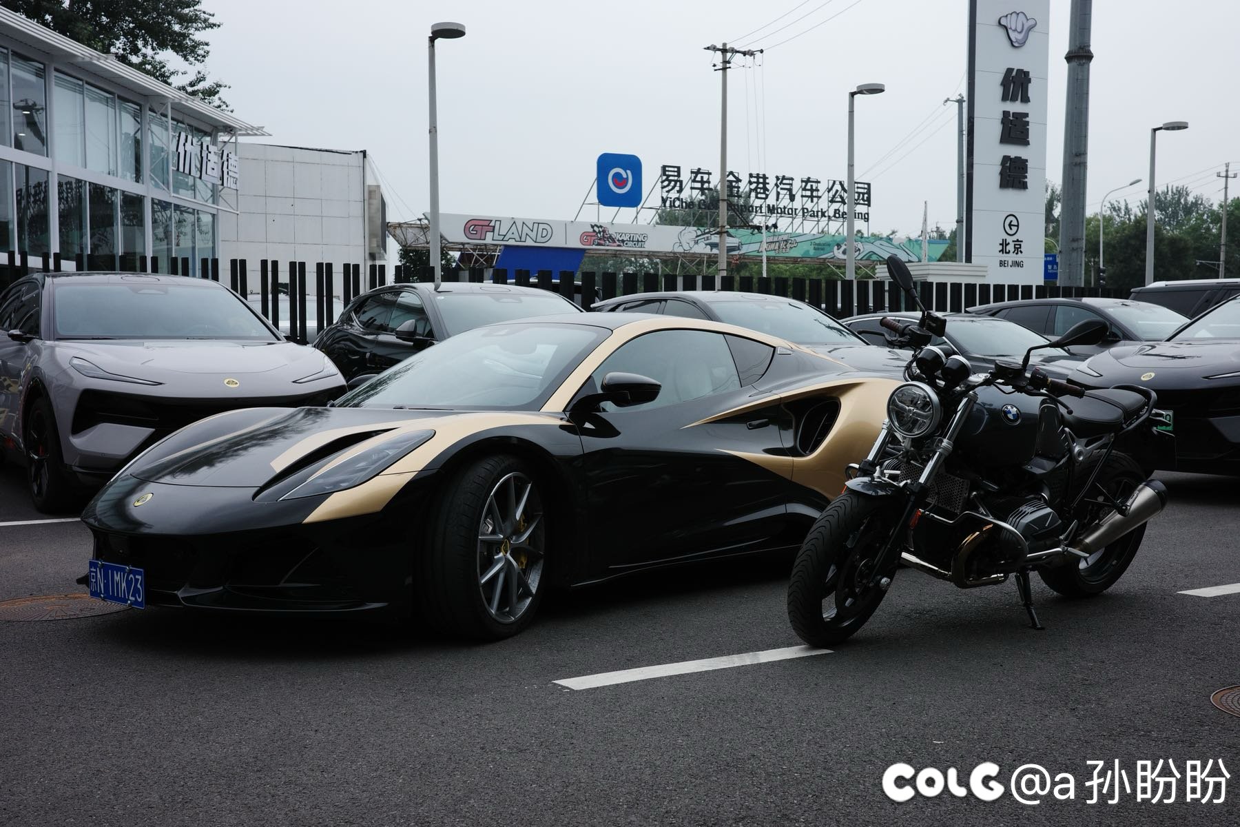 试了试贵贵小跑车1