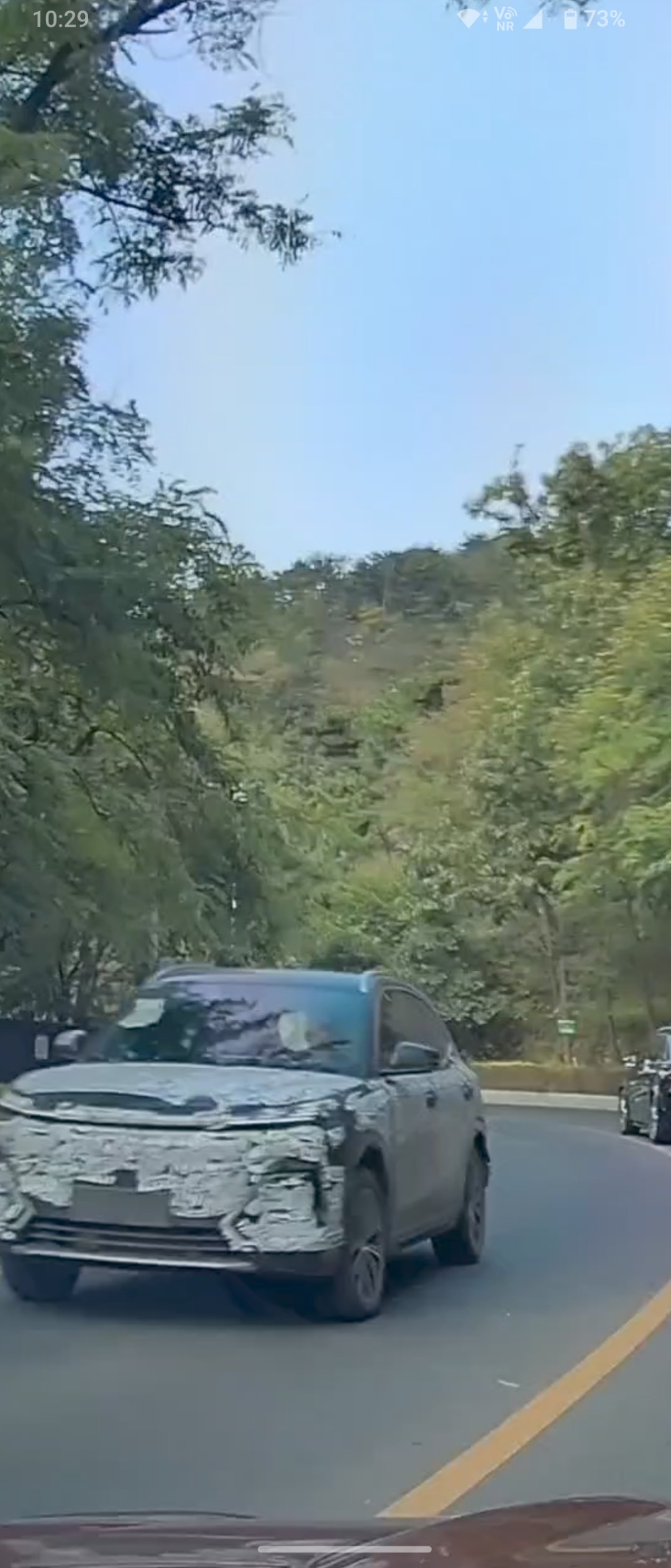 刚刚无聊去跑了下山路遇到俩伪装车3