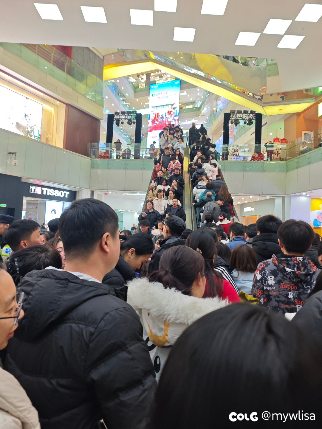 这种日子还是适合在家挺尸2