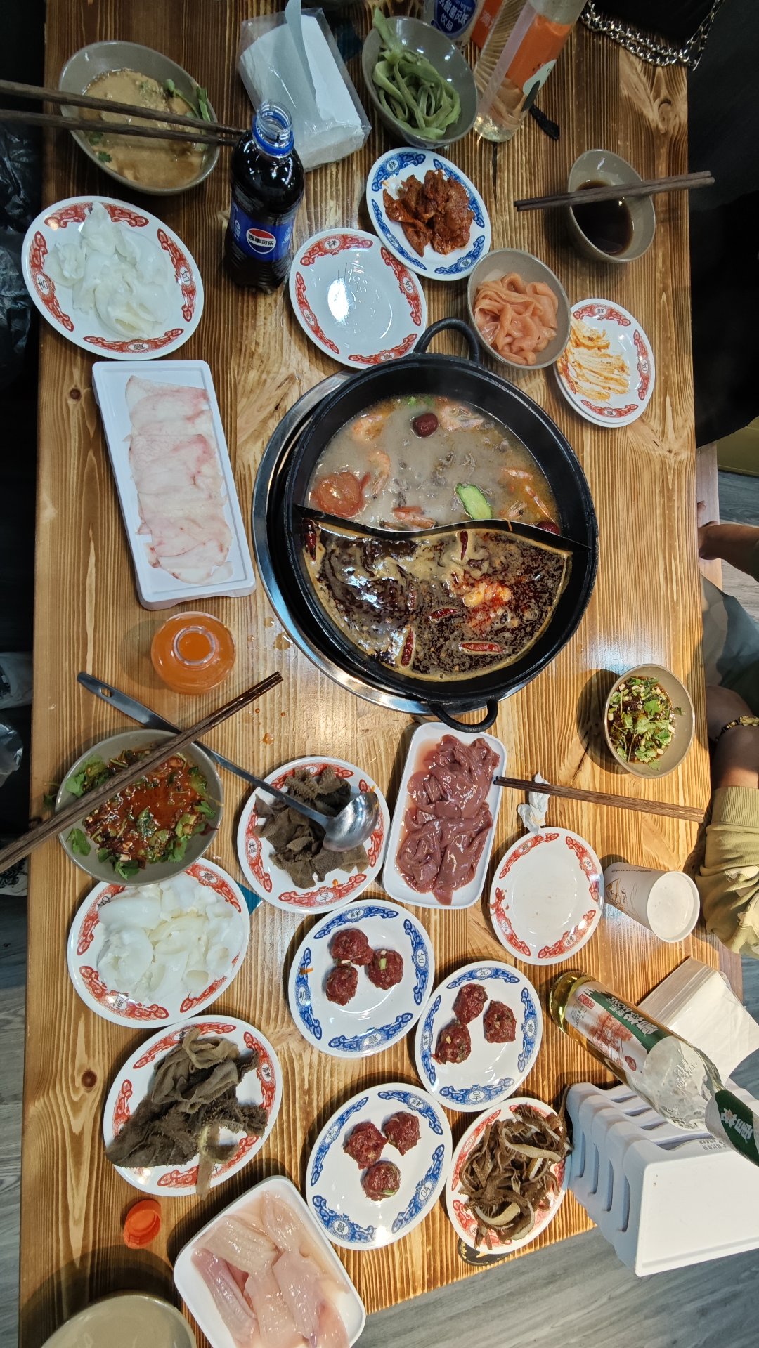谁家好人大晚上吃自助1