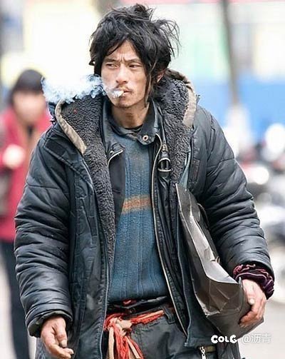 这…这有点像初代网红犀利哥啊！2