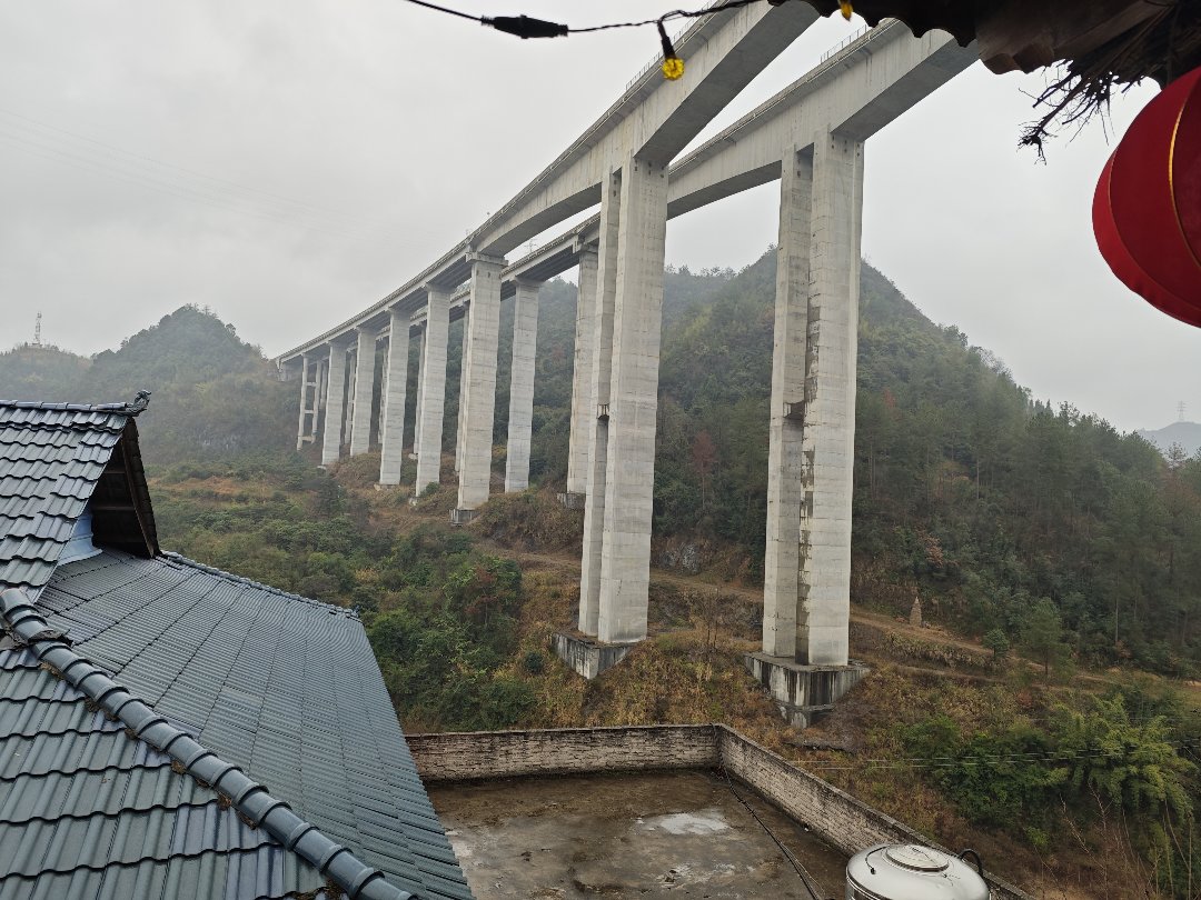 贵州这边的铁路修建难度应该非常大吧1