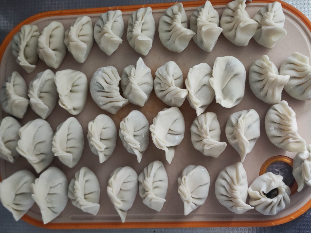 今天和老婆一起包饺砸1