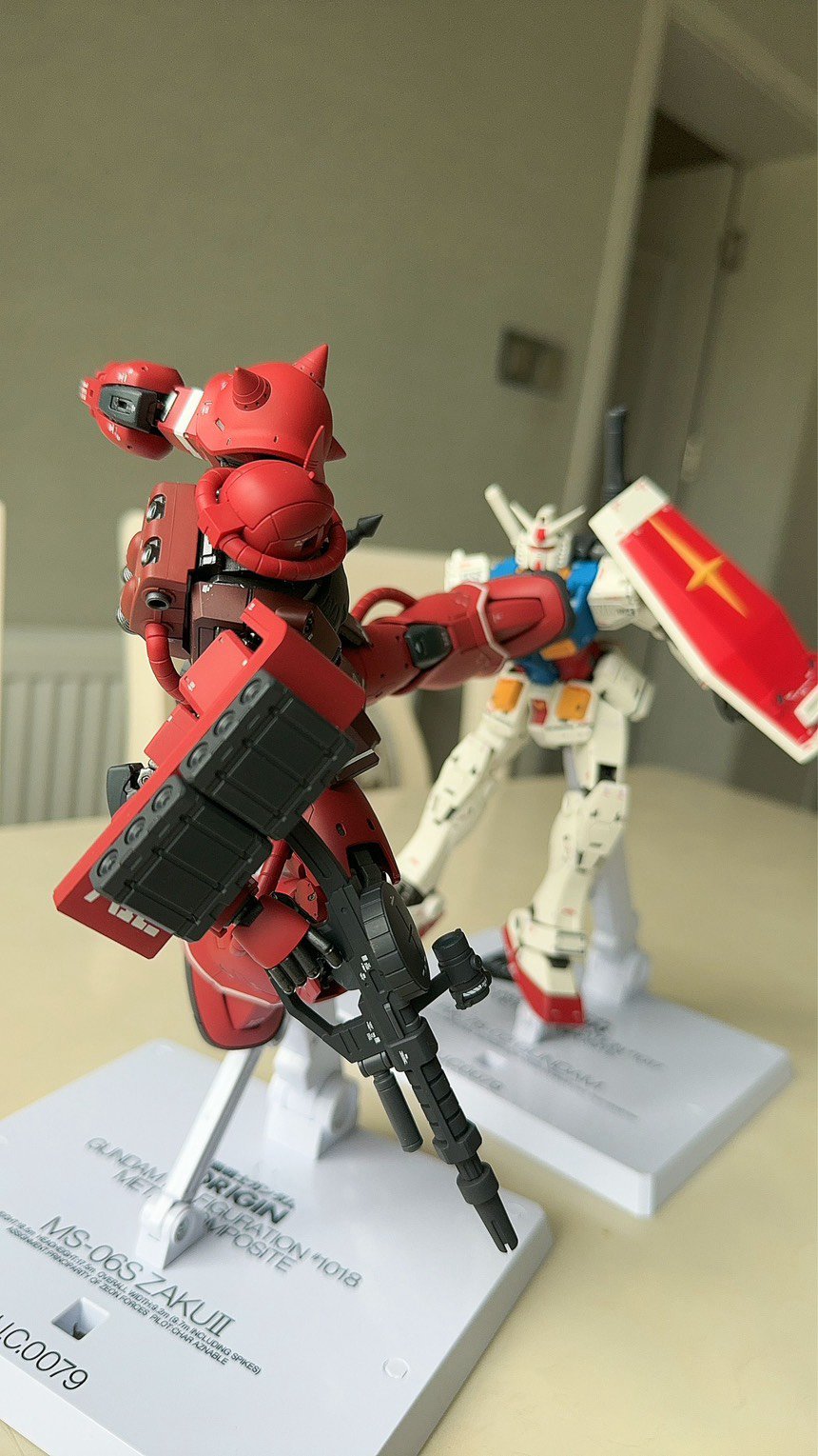 【模型水】好久没有玩胶了，来个夏亚飞踢3