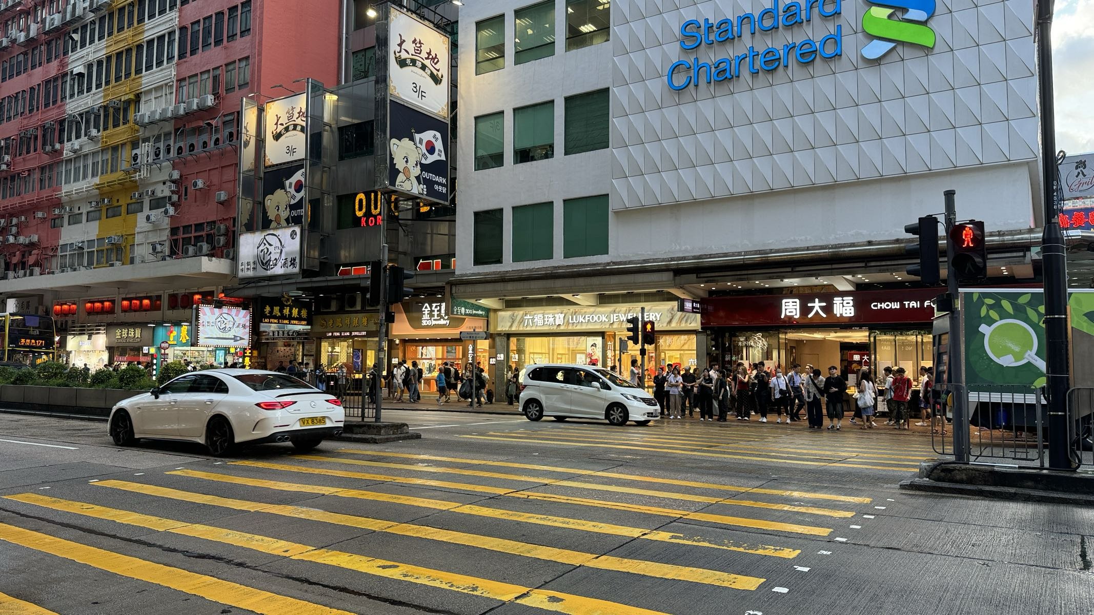【多图】下午在酒店睡了一小时，然后出门去旺角的HOTTOYS总部1