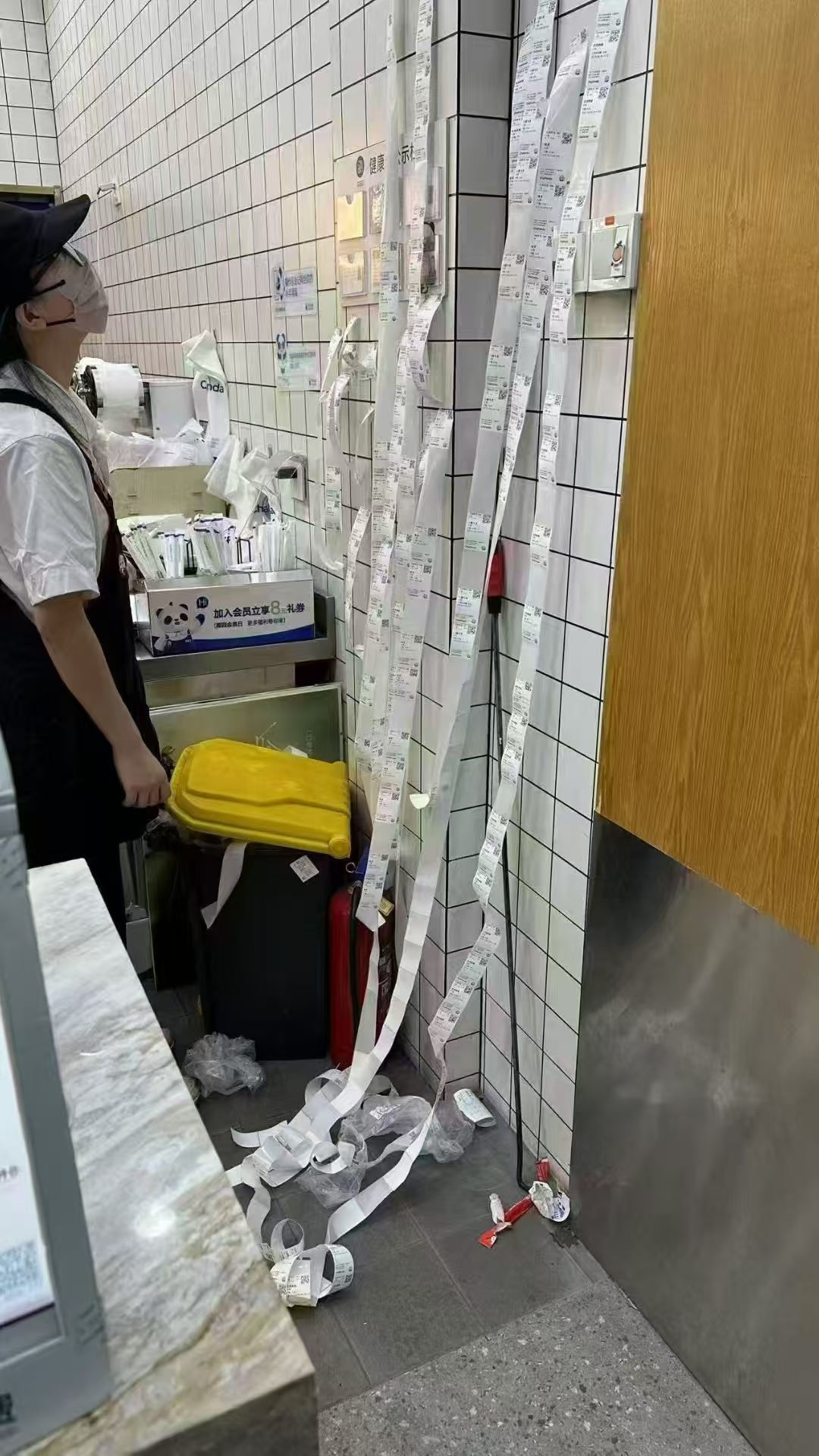 店员一脸生无可恋的表情1