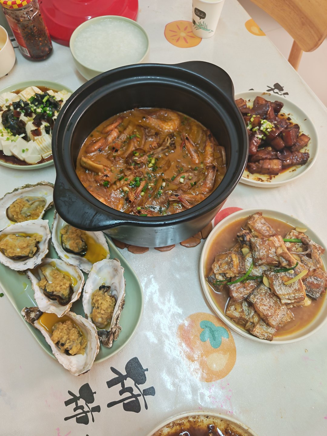 十二点半睡到六点半，睁眼就有一桌好吃的1