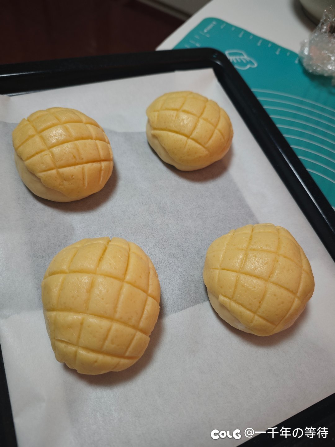 周末买了个菠萝包打算当早饭1