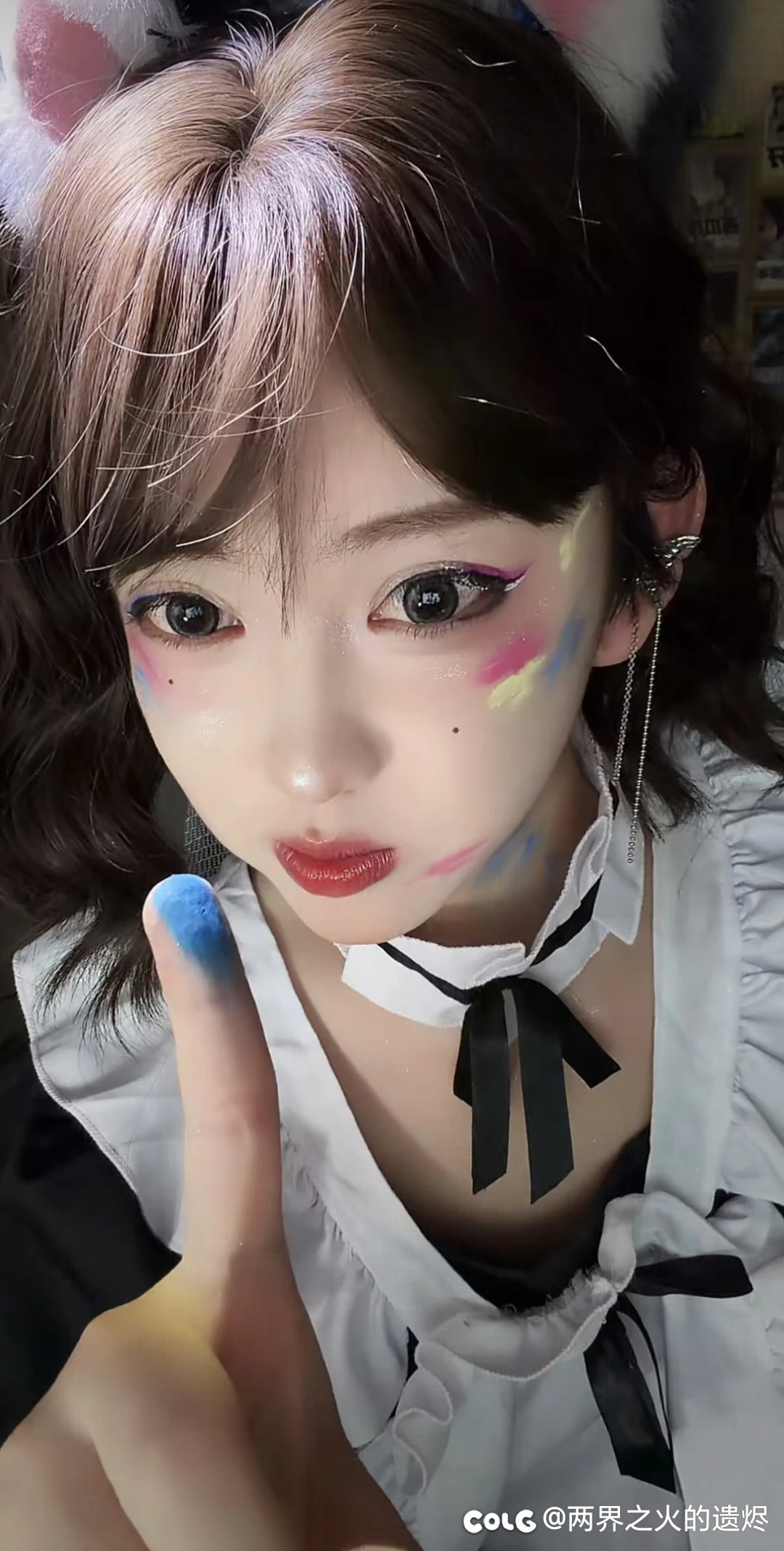 某音看到一个美女，一笑是真漂亮！3