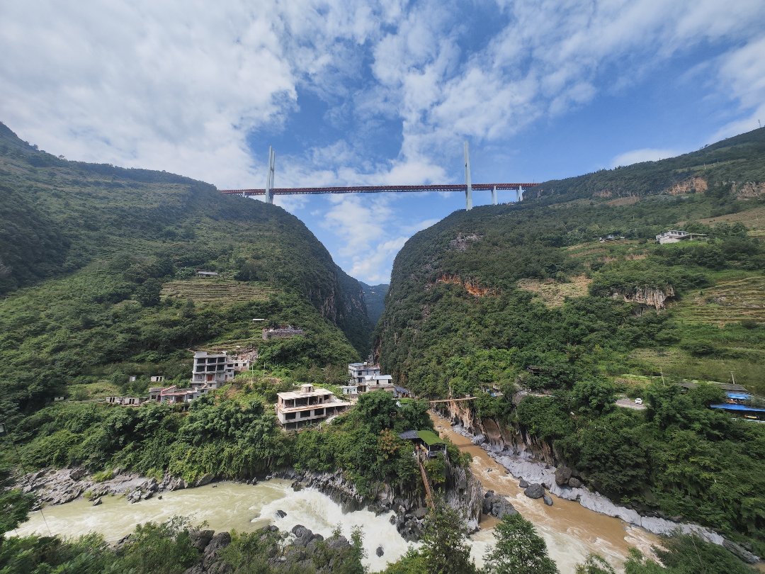 北盘江大桥，名不虚传2
