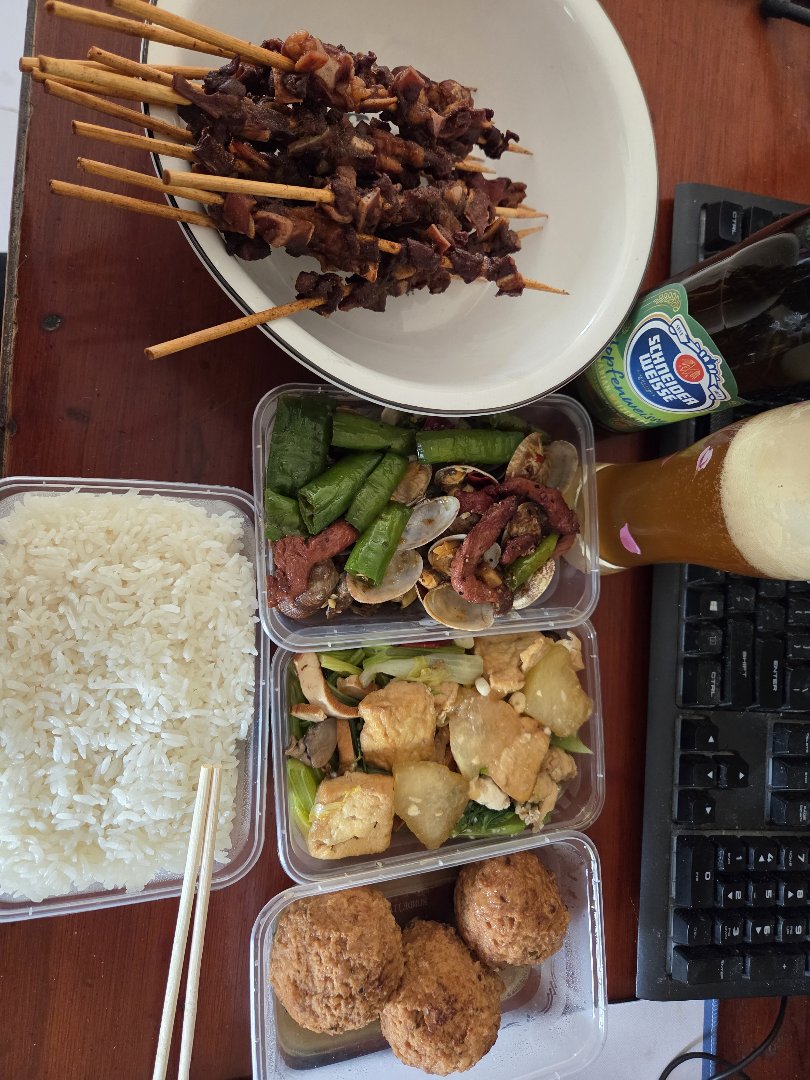 今天去快餐店看见有猪脆骨，6块钱一扫光1