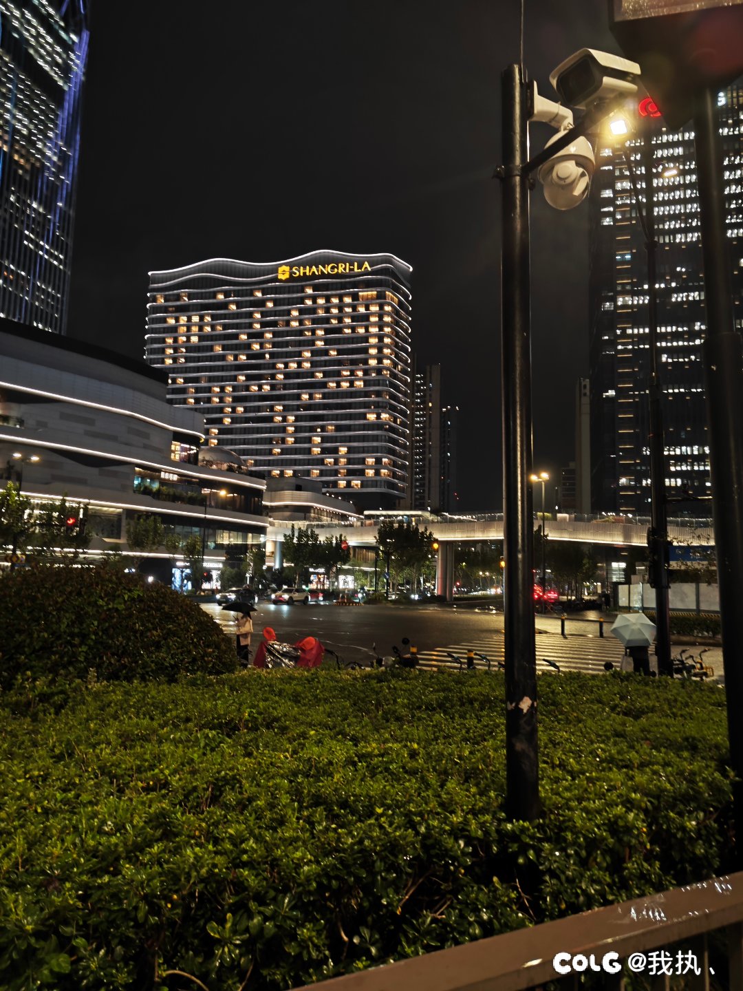 出地铁有种很强的反差感2