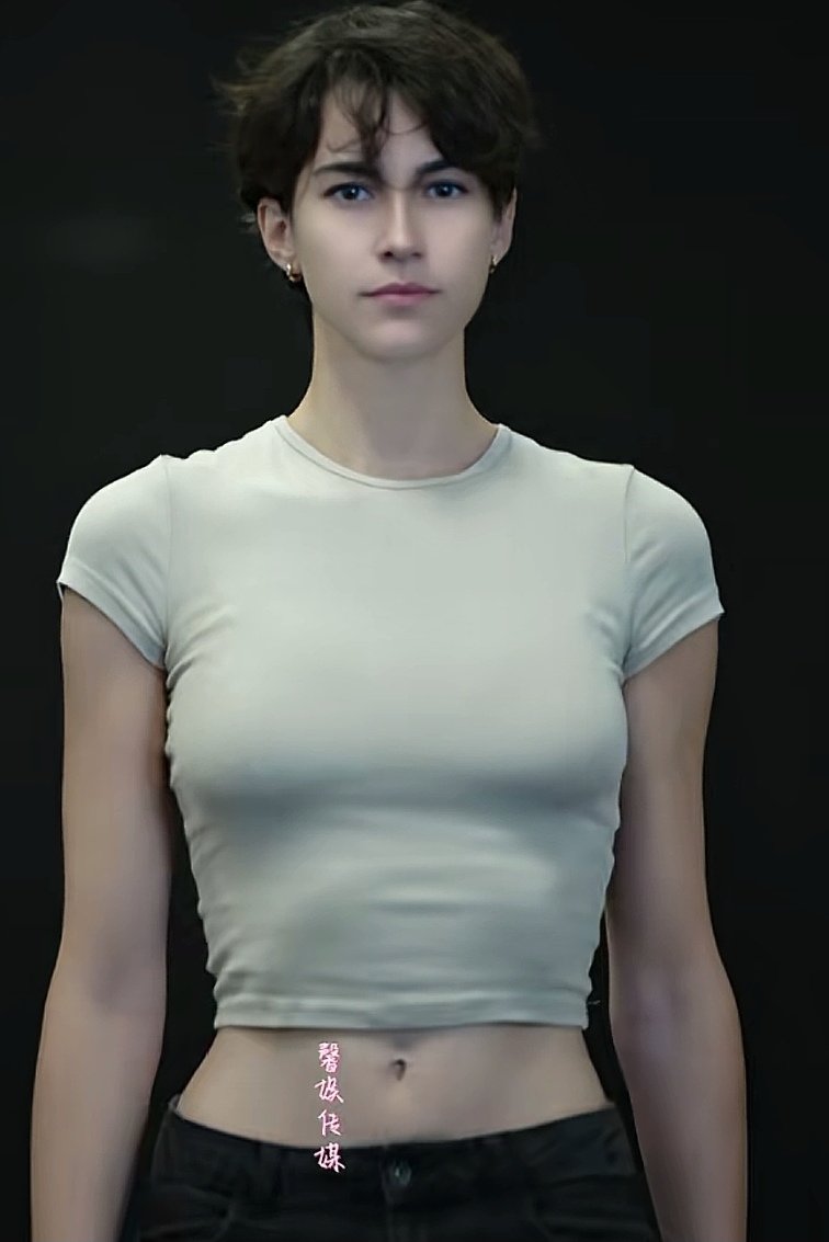 这女的帅的跟Ai似的，美的雌雄难辨！6