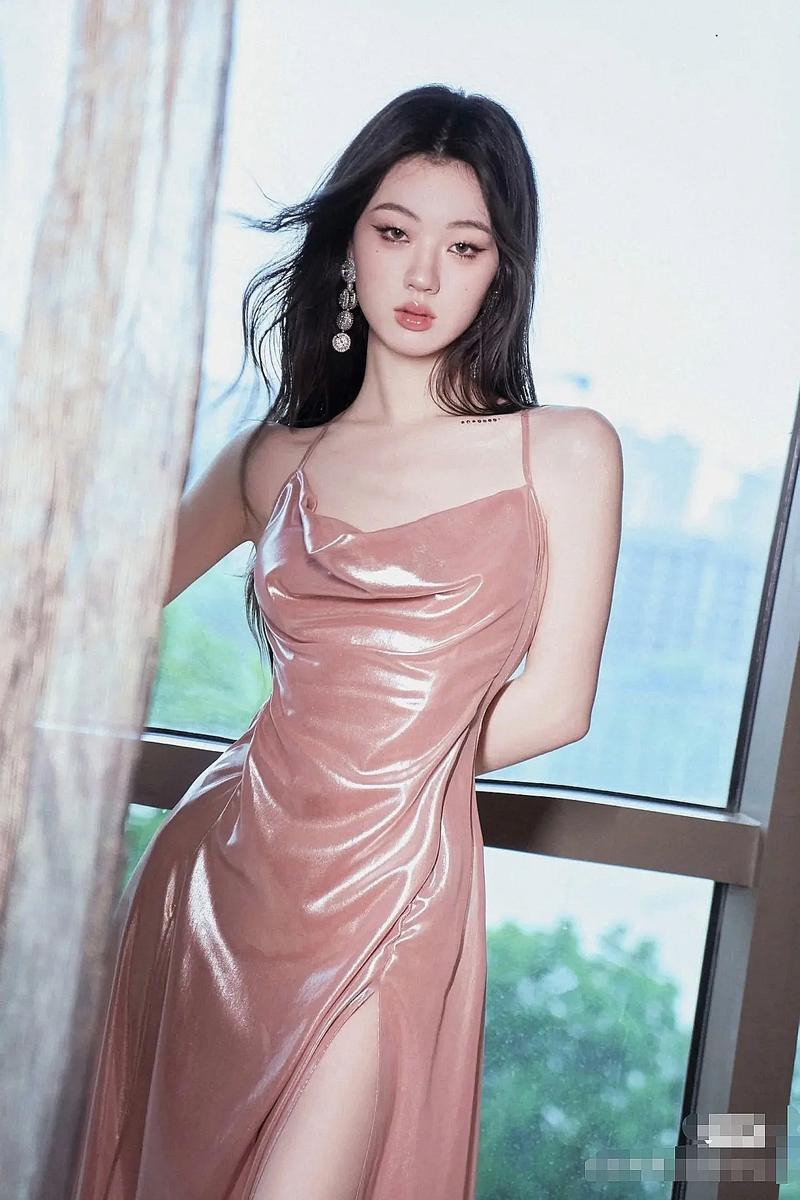 今年关注了几个女歌手，感觉都还可以2