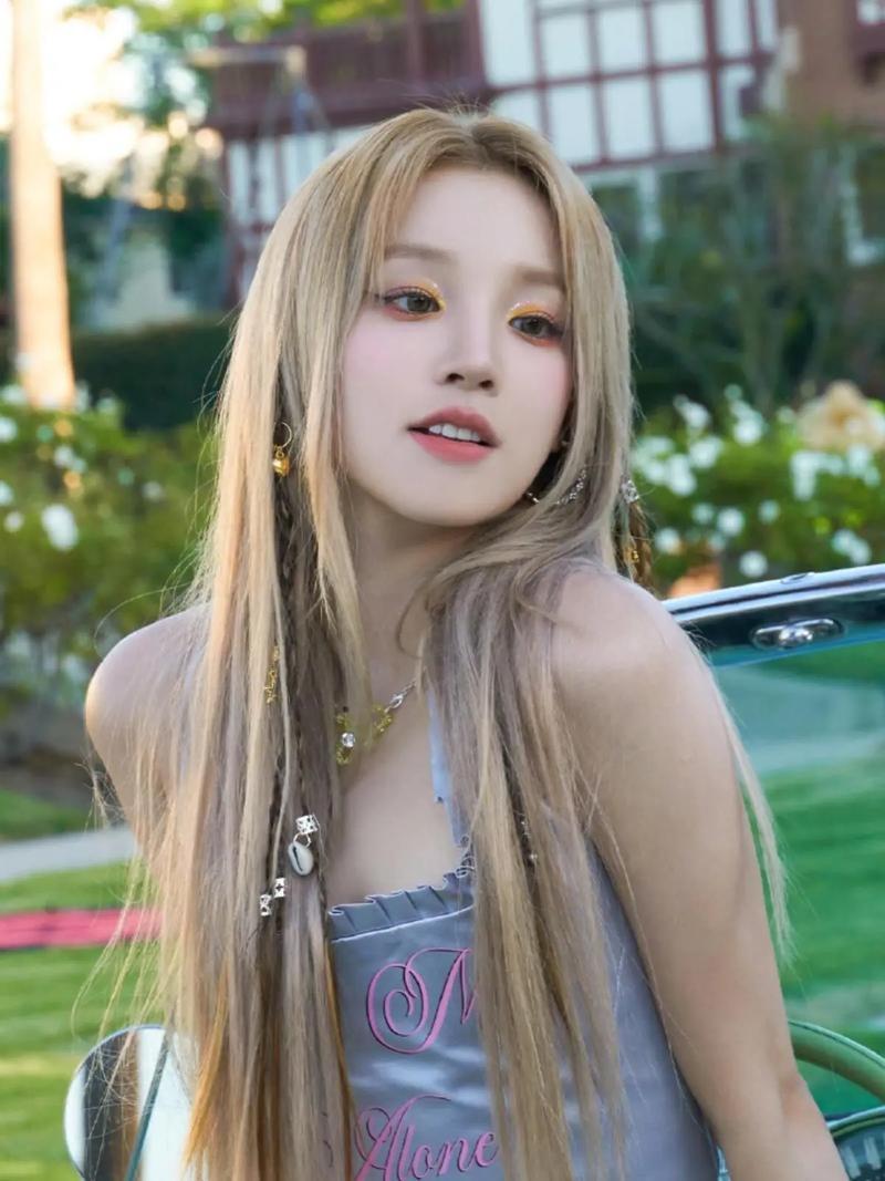 今年关注了几个女歌手，感觉都还可以5