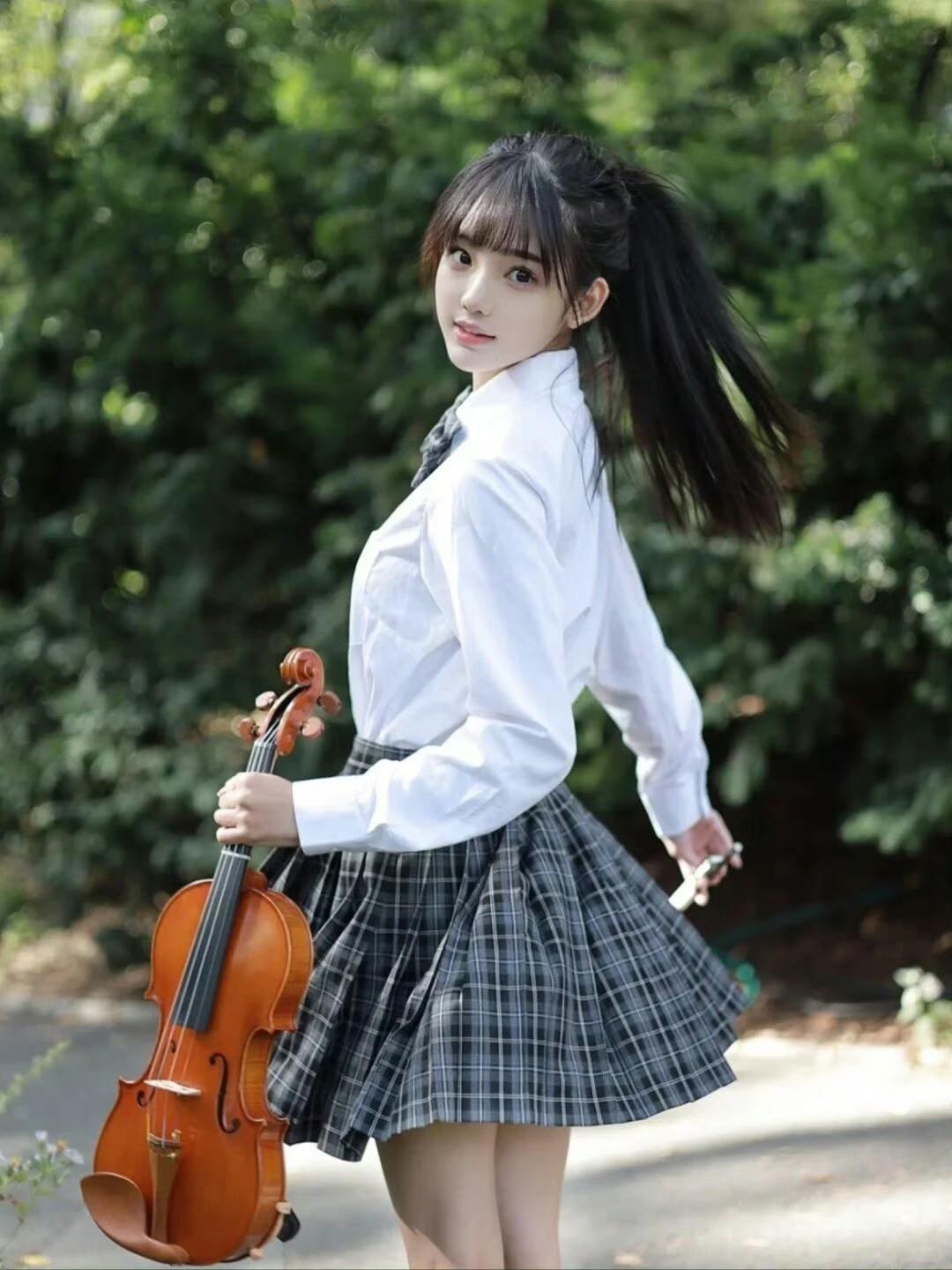 林俊杰的年轻漂亮小女友，年轻漂亮就是最大的优势啊！11