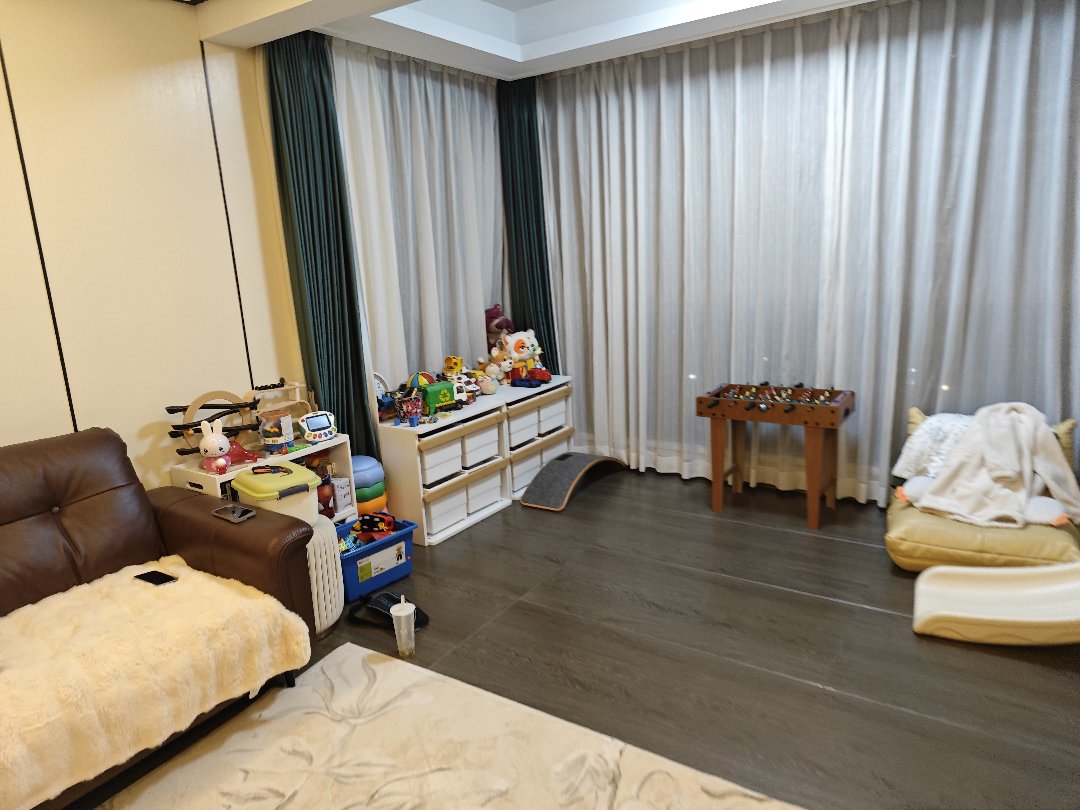 自己没娃，替人带娃1